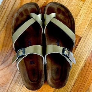 Gold Betula Birkenstocks